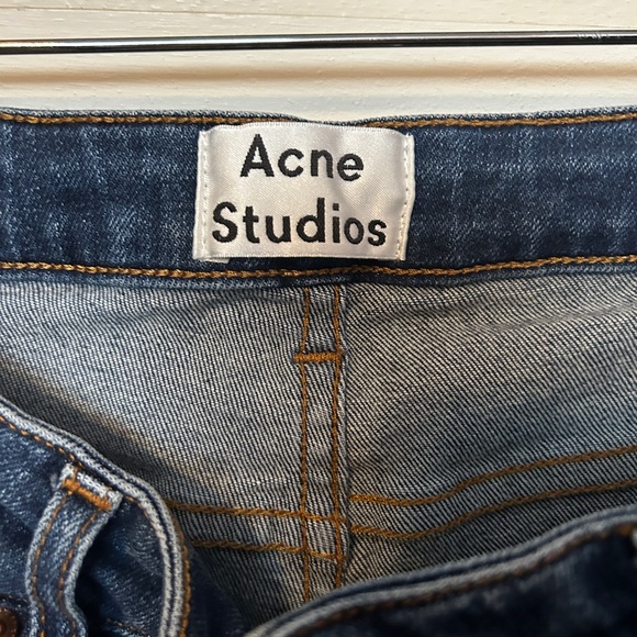 blue jeans in good condition. - Picture 3 of 4